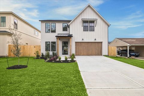 1811 Du Barry Lane Houston TX 77018