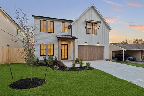 1811 Du Barry Lane Houston TX 77018