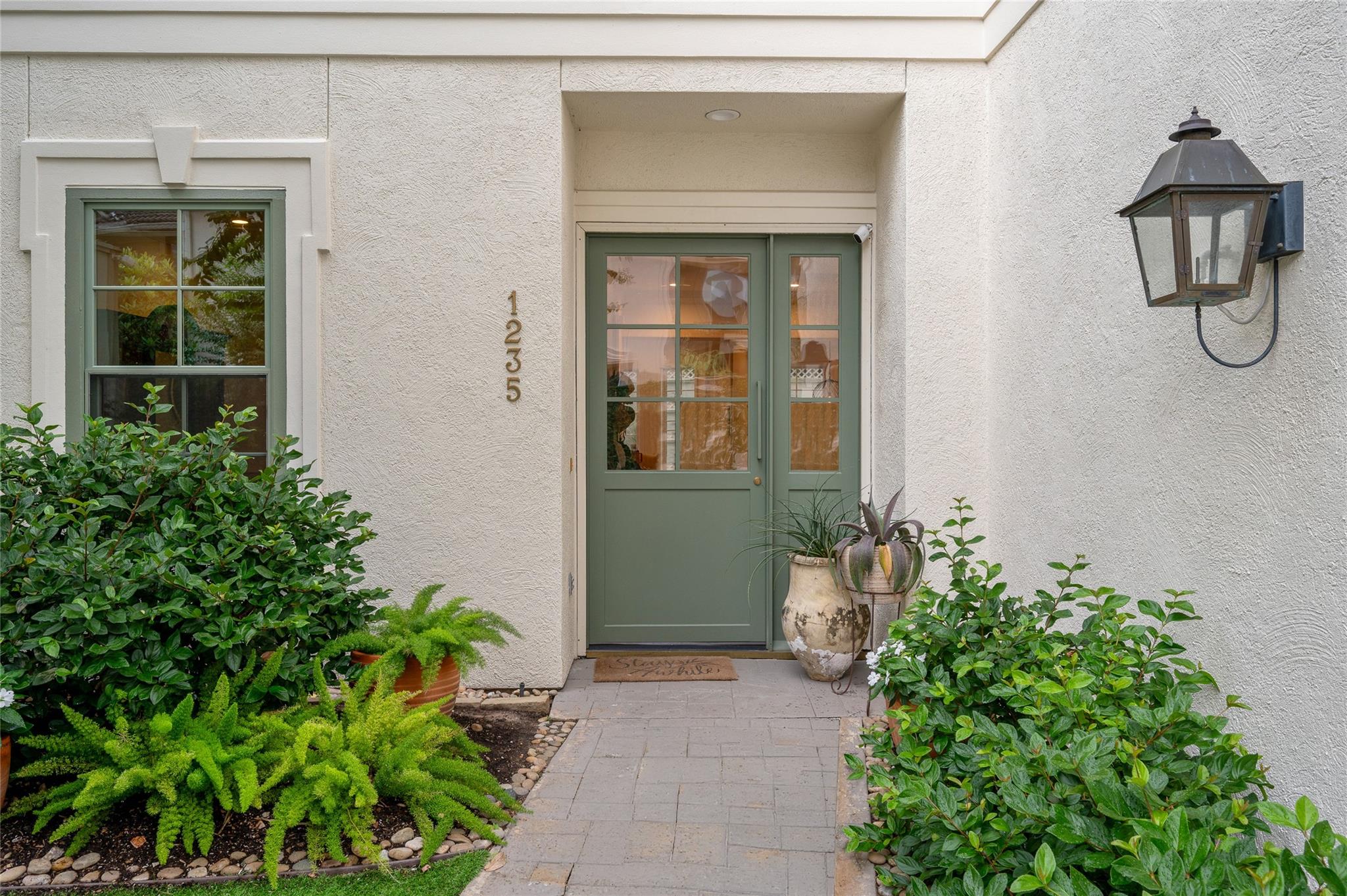1235 Wynden Oaks Garden Drive