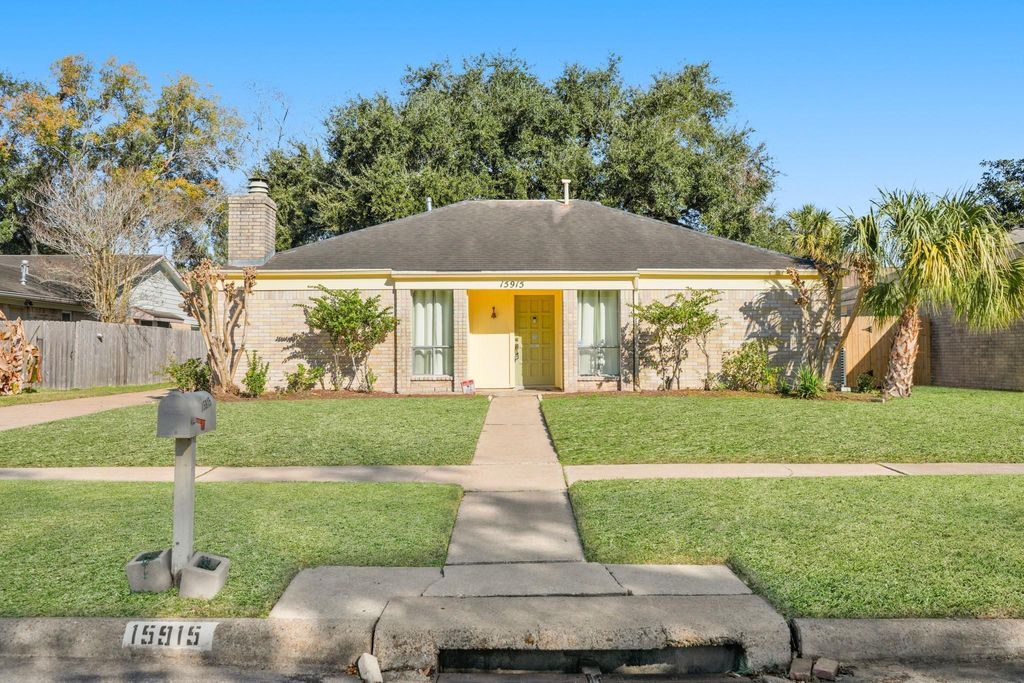 Photo of 15915 Dunmoor Drive, Houston, TX 77059 (MLS # 919910)