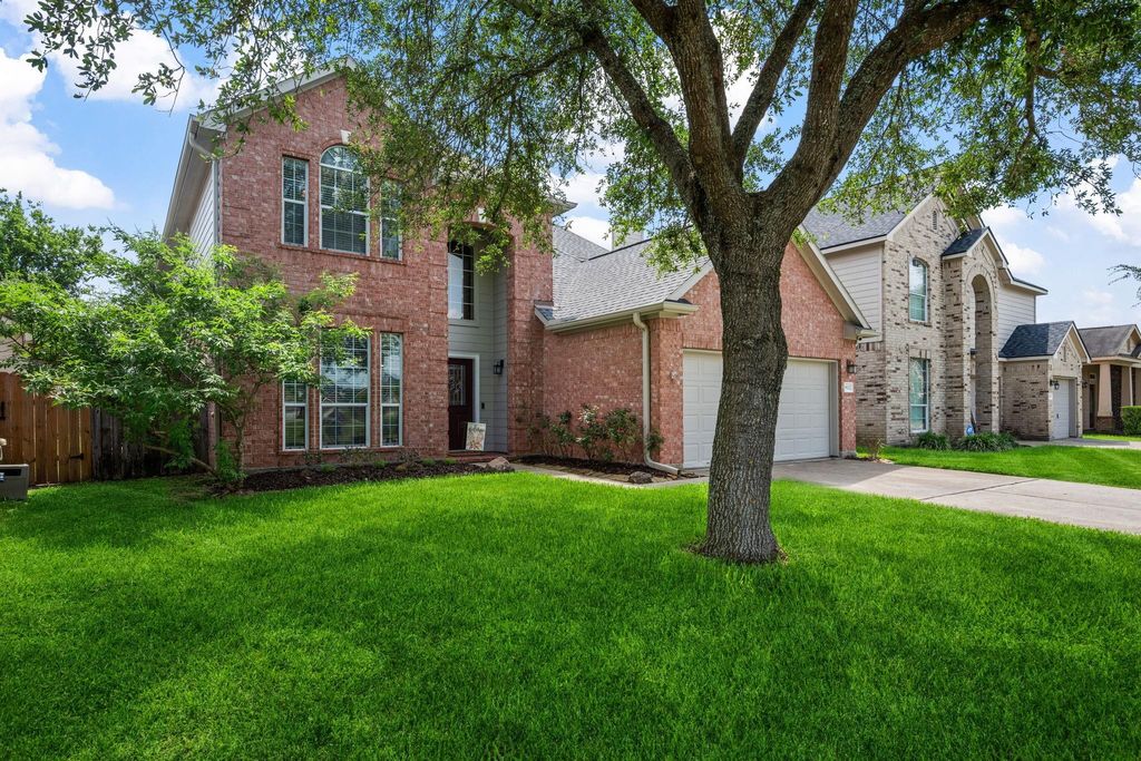 Photo of 8522 E Highlands Crossing, Highlands, TX 77562 (MLS # 2052589)