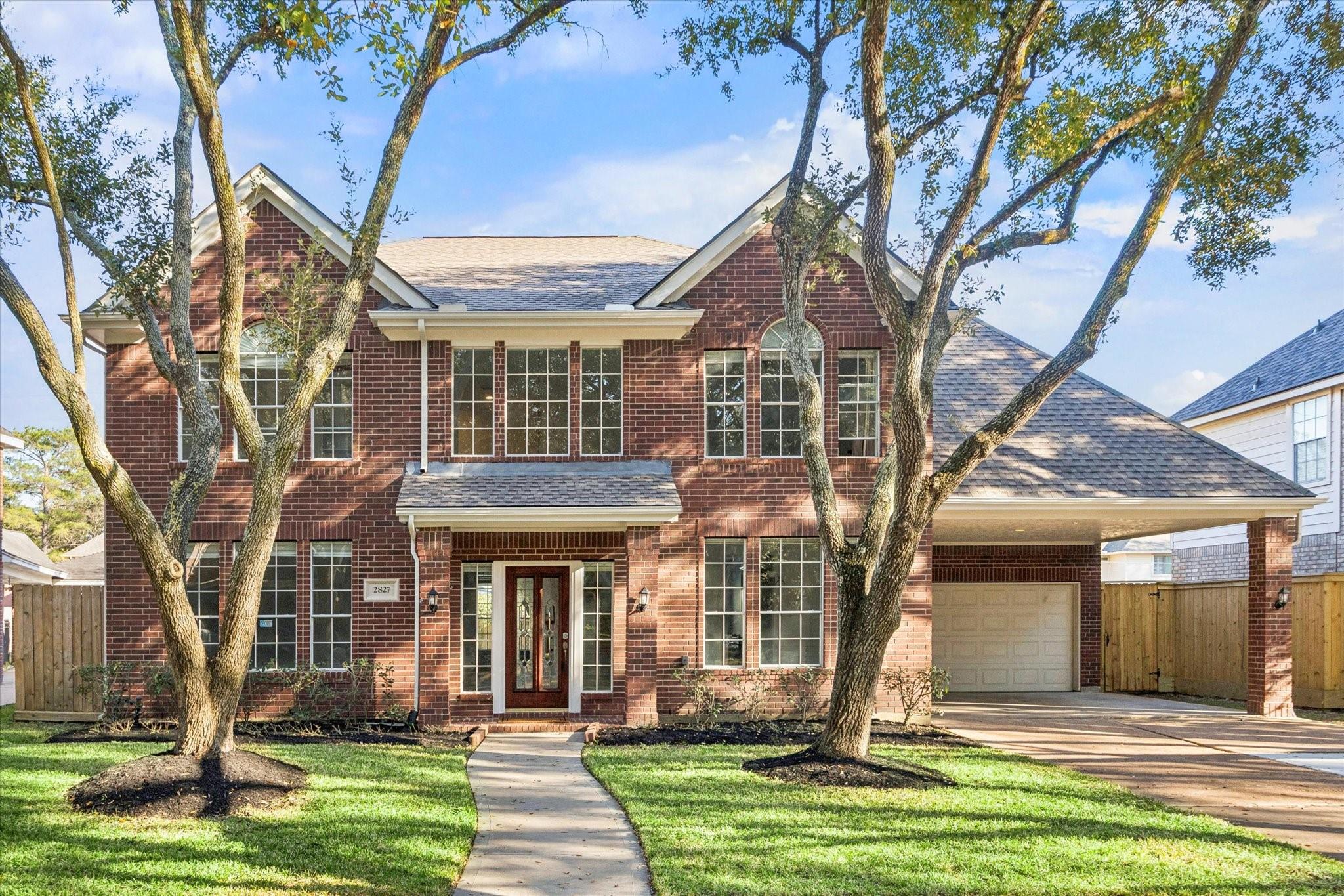 2827 Spring Lakes