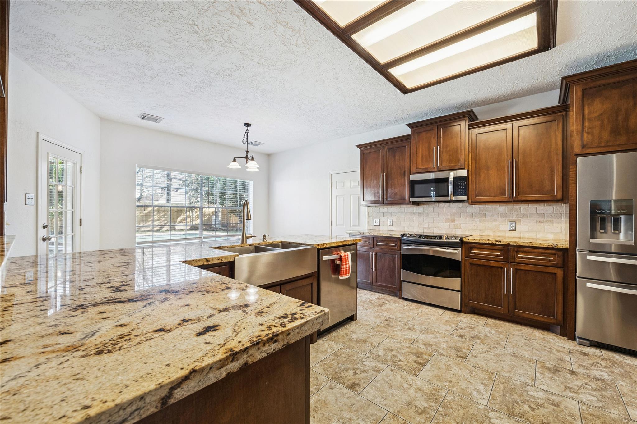 2827 Spring Lakes