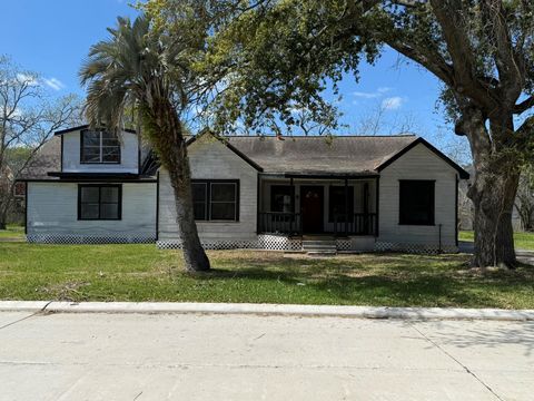 Photo of 3122 Hamilton Street, La Porte, TX 77571 (MLS # 33298779)