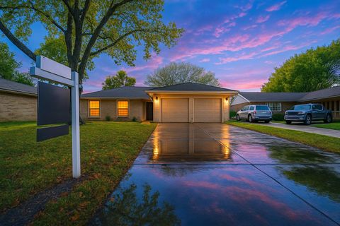 Photo of 327 Windward Drive, League City, TX 77573 (MLS # 3453130)