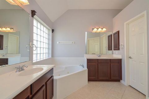 Tiny photo for 6726 Oakman, Sugar Land, TX 77479 (MLS # 89331664)