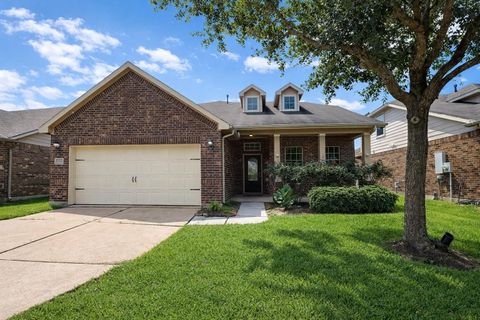 Photo of 11922 Harristown Dr Drive, Houston, TX 77047 (MLS # 75241518)
