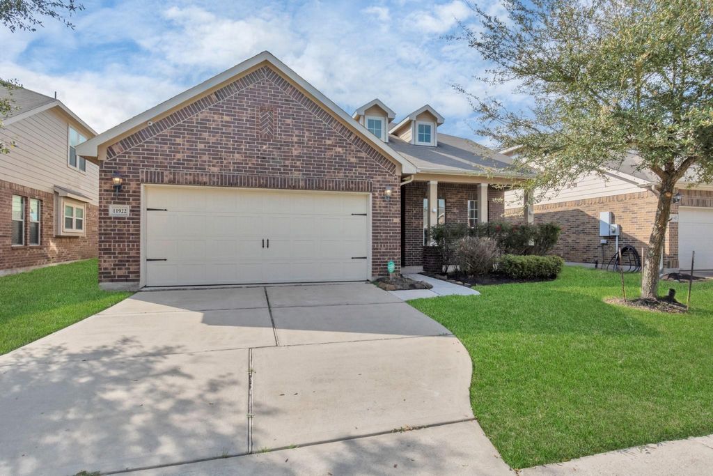 Photo of 11922 Harristown Dr Drive, Houston, TX 77047 (MLS # 75241518)