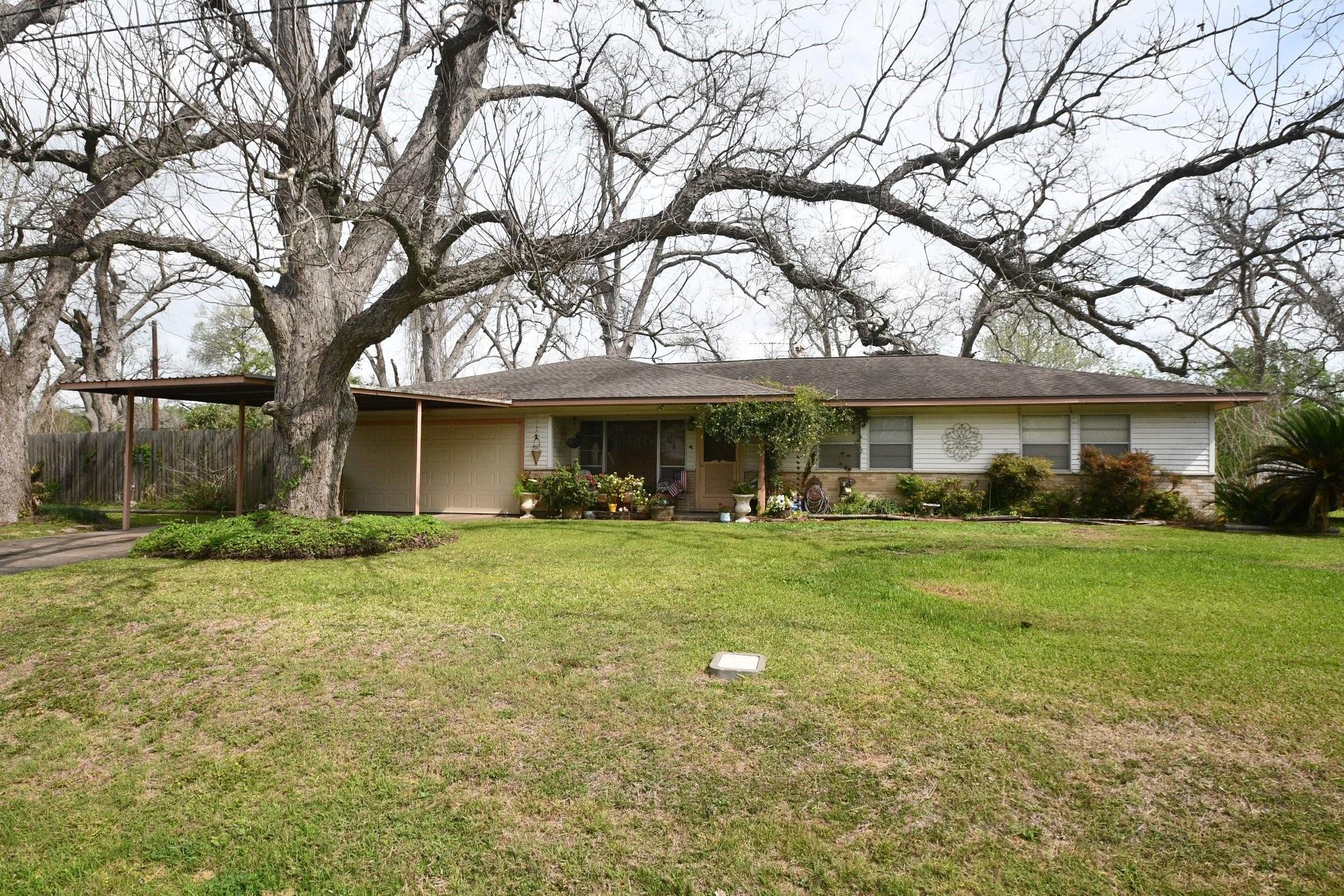 607 Riveredge Drive