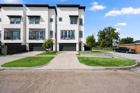 Homes For Rent - 3022 Holman Street<br/> Houston, TX 77004
