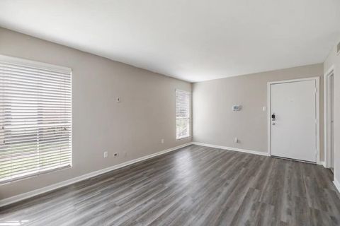 Photo of 11715 S Glen Drive #1224-1, Houston, TX 77099 (MLS # 40738998)