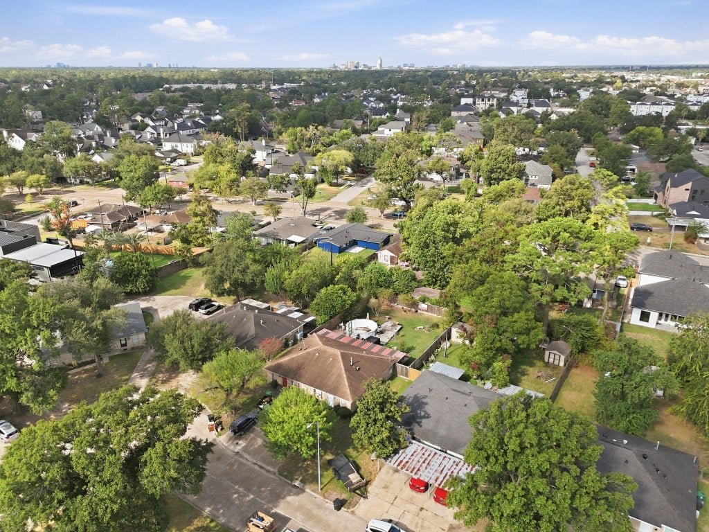Photo of 7330 Dearborn Street, Houston, TX 77055 (MLS # 48795270)