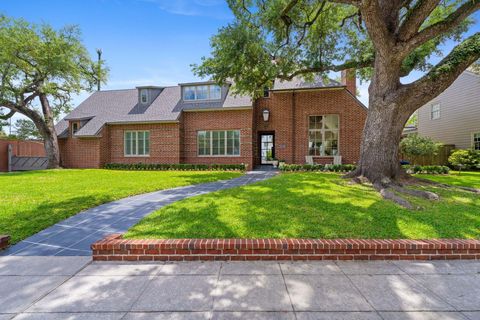 2105 Pelham Drive Houston TX 77019