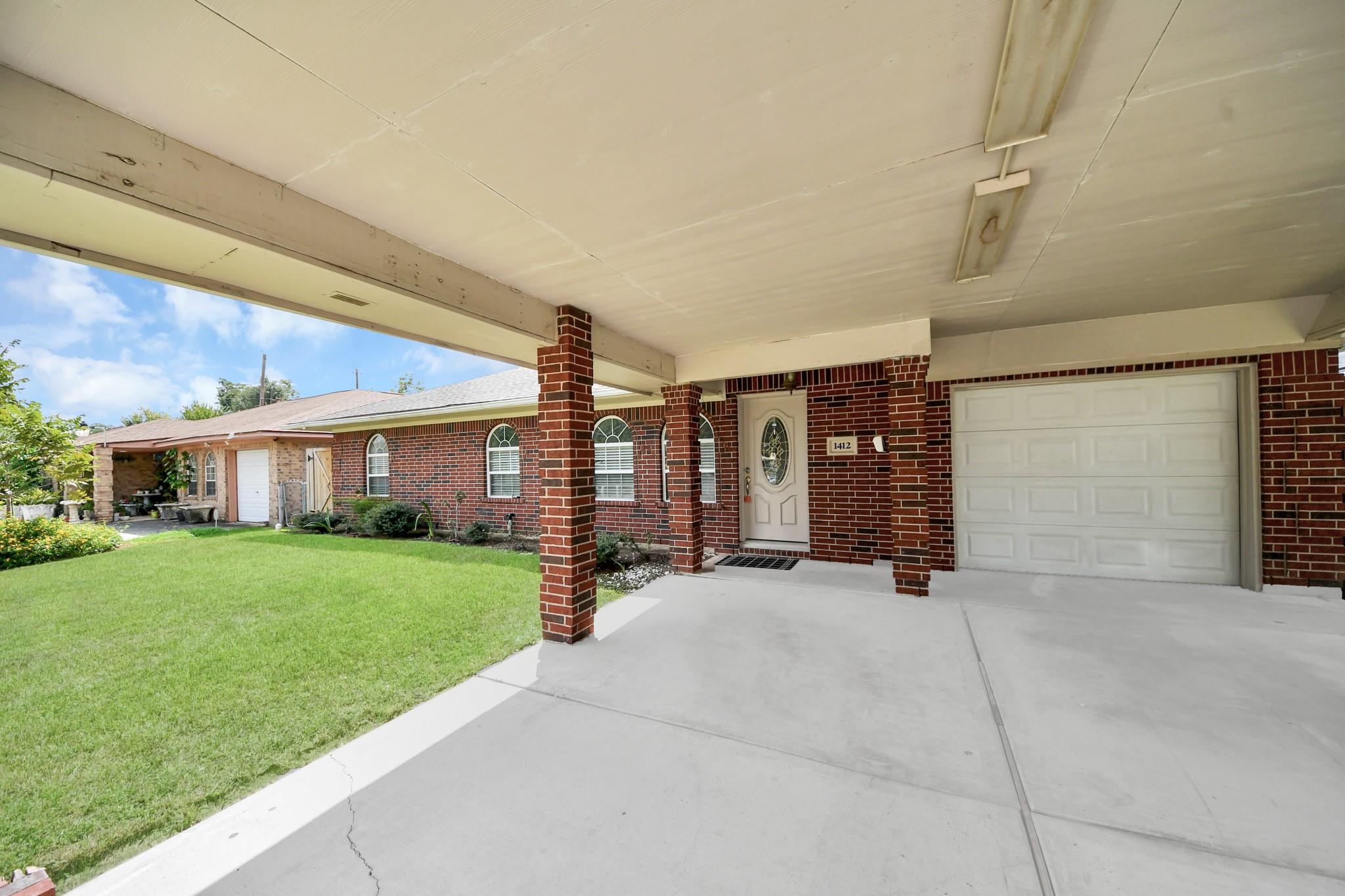 1412 Greenbriar Avenue