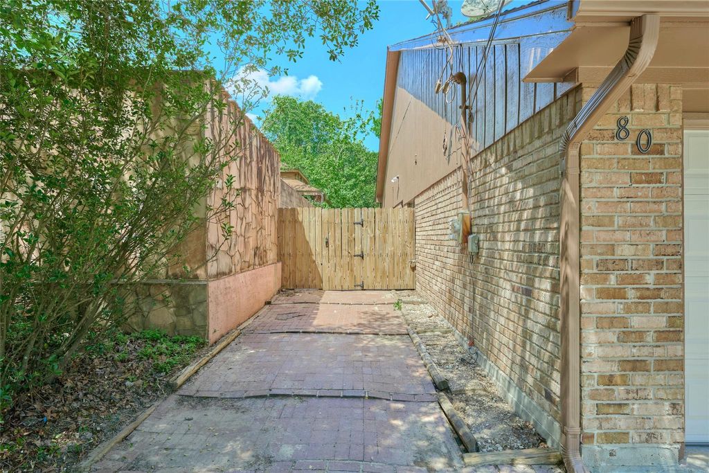Photo of 80 Rolling Hills Drive, Conroe, TX 77304 (MLS # 9580304)
