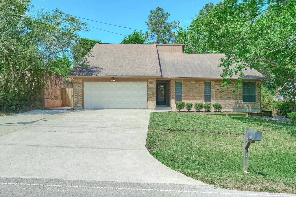 Photo of 80 Rolling Hills Drive, Conroe, TX 77304 (MLS # 9580304)