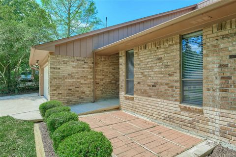 Tiny photo for 80 Rolling Hills Drive, Conroe, TX 77304 (MLS # 9580304)