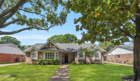 Photo of 10026 Overbrook Lane, Houston, TX 77042 (MLS # 89636284)