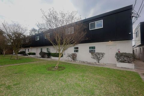 Photo of 708 Staitti Street #5, Humble, TX 77338 (MLS # 50525990)
