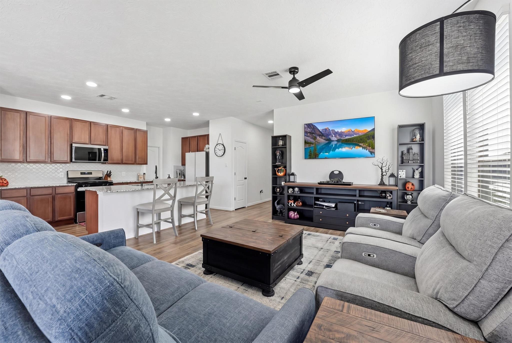 1717 Vista Luna Drive