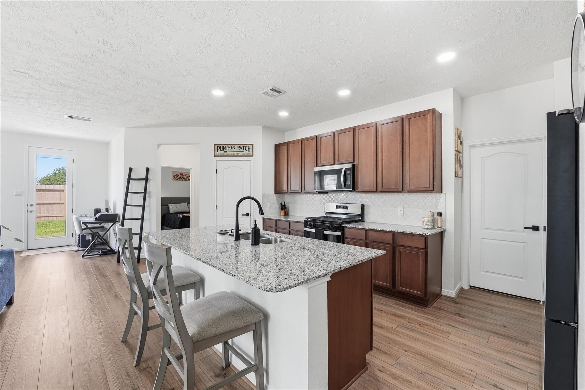 1717 Vista Luna Drive