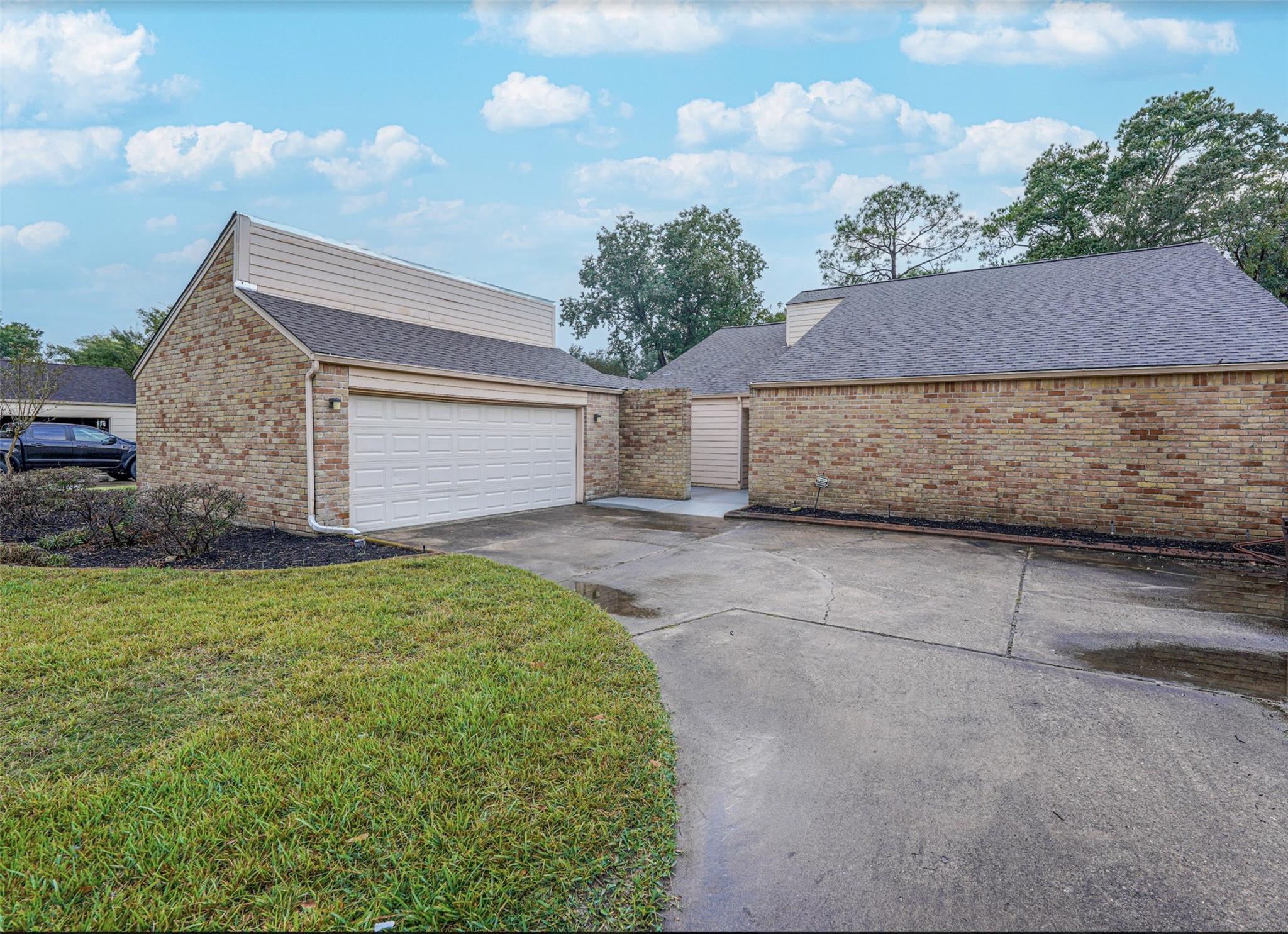 2306 Wallingford Drive