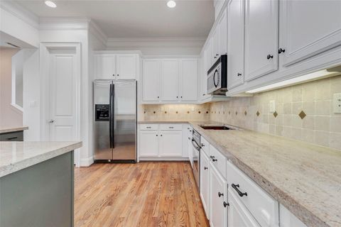 Tiny photo for 6873 Staffordshire Boulevard, Houston, TX 77030 (MLS # 10243974)