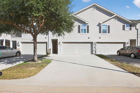 Photo of 15842 Whiteglade Lane, Houston, TX 77084 (MLS # 20520697)