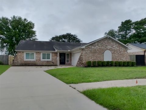 Photo of 7318 Foxway Lane, Humble, TX 77338 (MLS # 71424346)