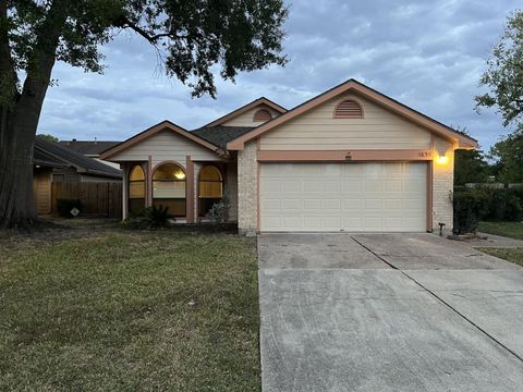 Photo of 1635 Ainsdale Drive, Houston, TX 77077 (MLS # 32004002)