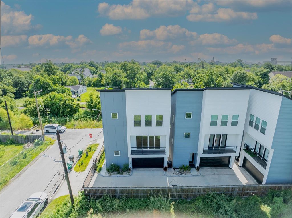 Photo of 4124 Buck Street, Houston, TX 77020 (MLS # 24341631)