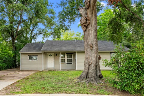 Photo of 5835 Southseas Street, Houston, TX 77033 (MLS # 59957846)