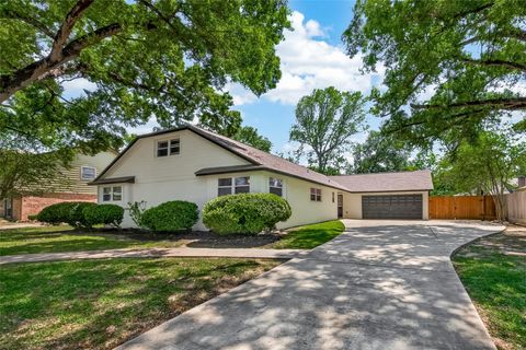 Photo of 4142 Willow Hill Drive, Seabrook, TX 77586 (MLS # 80757476)