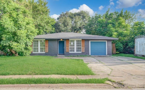Photo of 5634 Ridgeway Drive, Houston, TX 77033 (MLS # 89689812)