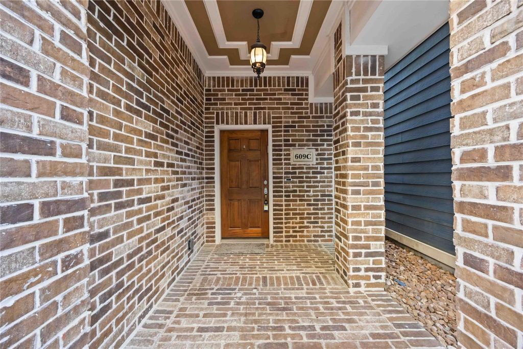 Photo of 609 Rutland Street #C, Houston, TX 77007 (MLS # 90366227)