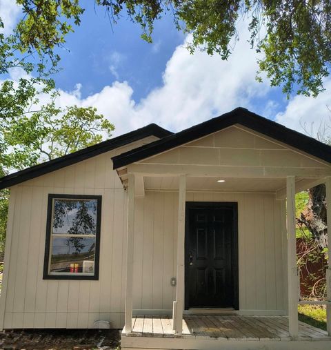 115 Bay Street N Texas City TX 77590