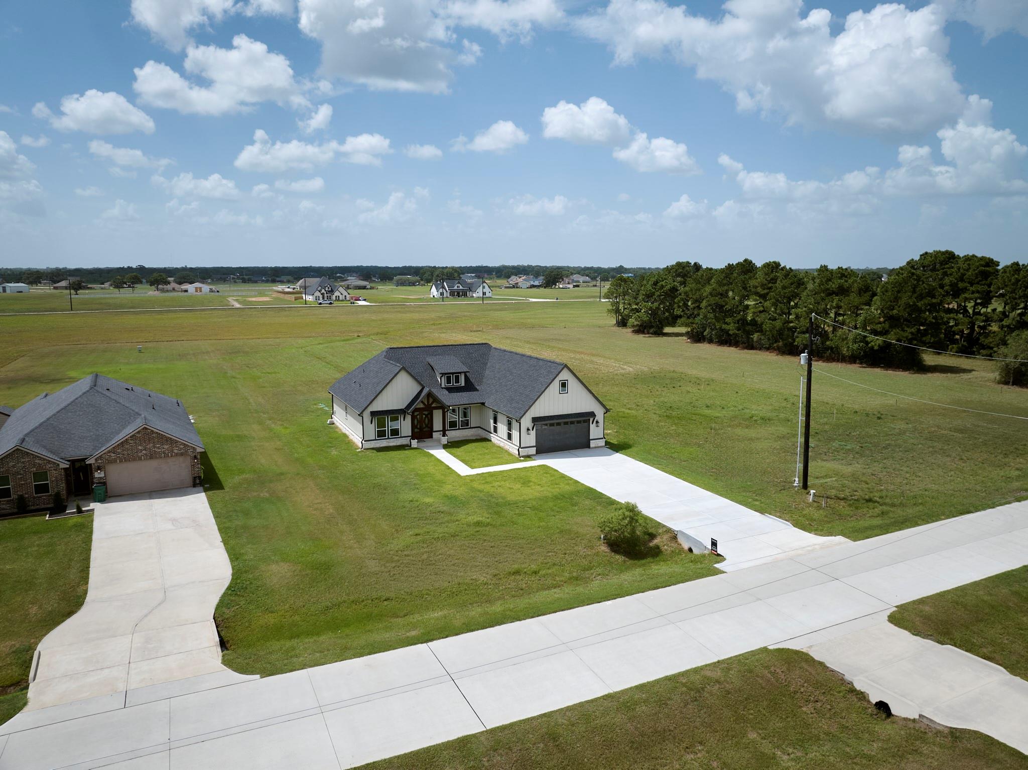 565 Longhorn Trail
