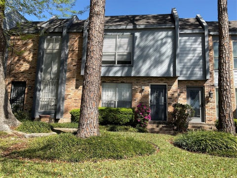 Photo of 6202 Skyline Drive #3, Houston, TX 77057 (MLS # 27790271)