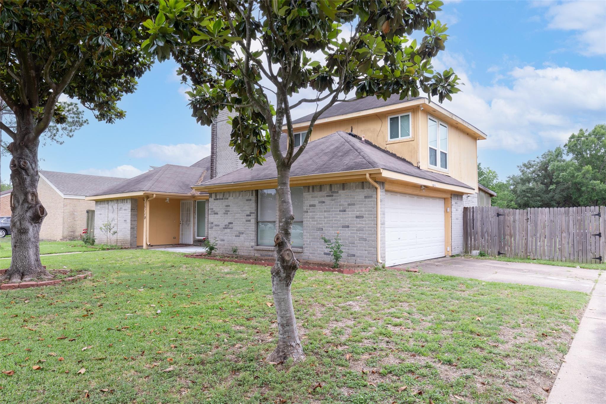 15119 Plaza Libre Drive