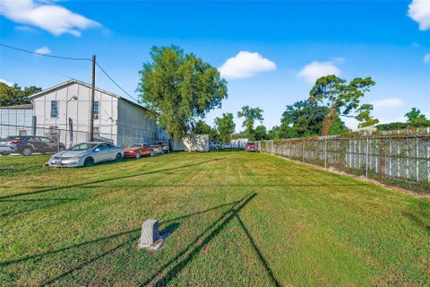 Vacant Land For Sale - 8109 W Hardy Road<br/> Houston, TX 77022