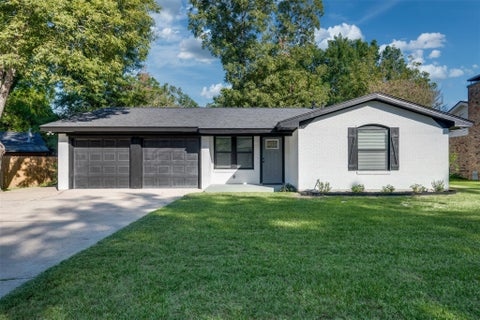 Photo of 3102 Faith Lane, Tyler, TX 75701 (MLS # 33673070)