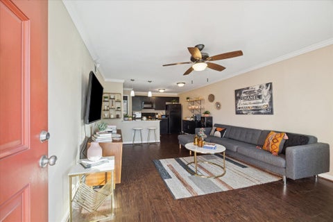 Photo of 1600 W T C Jester Boulevard #35, Houston, TX 77008 (MLS # 63278243)