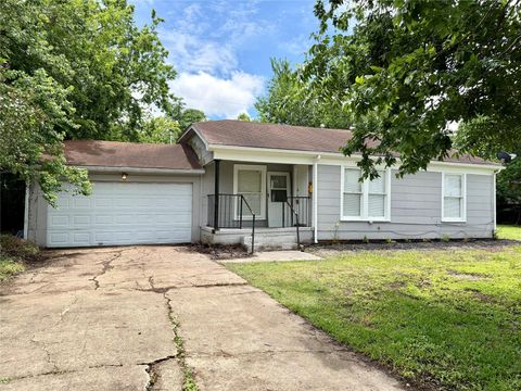 Photo of 6637 Lozier Street, Houston, TX 77021 (MLS # 66072085)