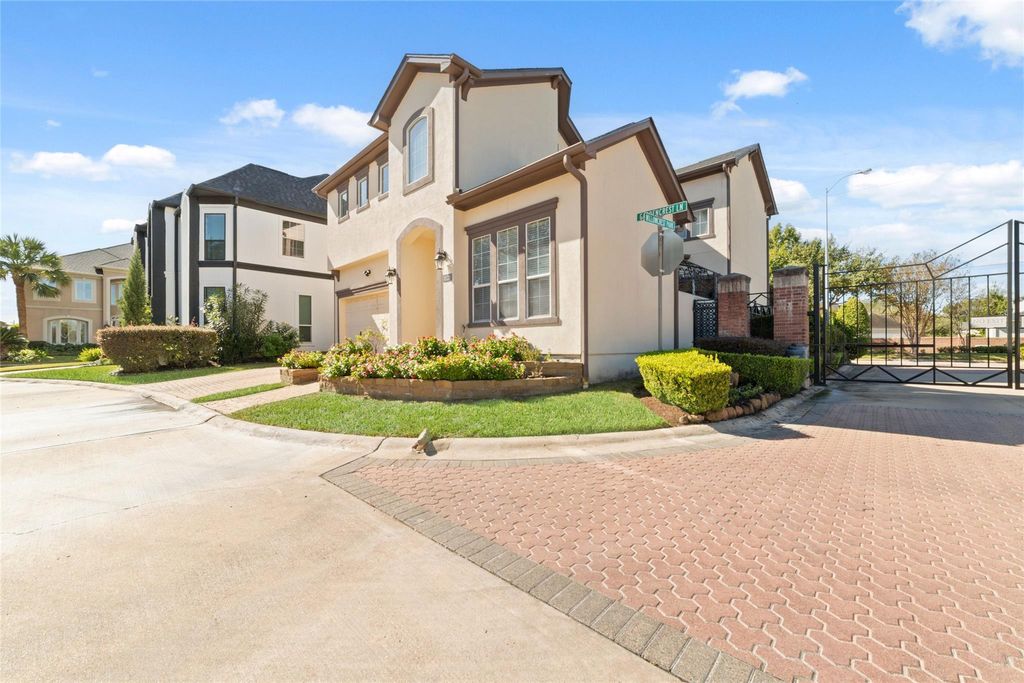 Photo of 1126 Gardencrest Lane, Houston, TX 77077 (MLS # 37337523)