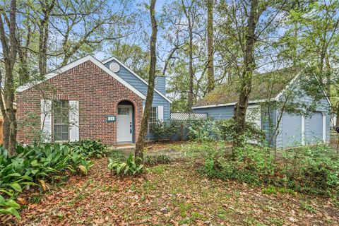 Photo of 19 Tulip Hill Court, The Woodlands, TX 77380 (MLS # 77346112)