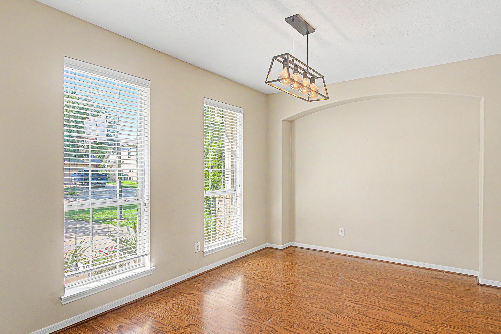 7527 Trail Hollow