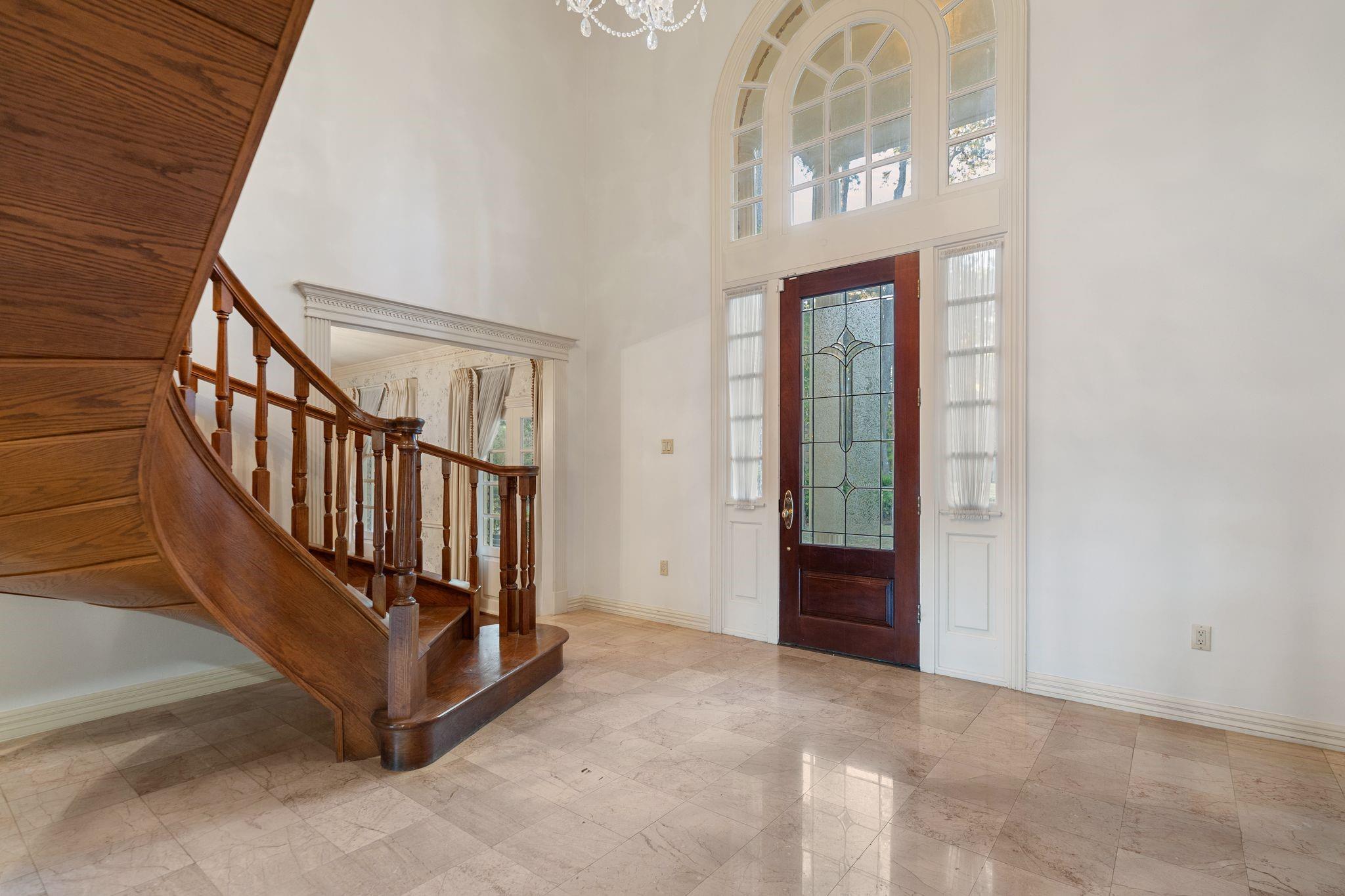 22 Thornhill Oaks Drive