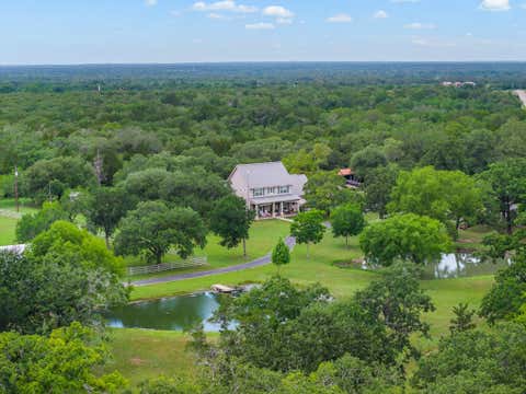 Photo of 965 Us Hwy 90, Flatonia, TX 78941 (MLS # 16096949)