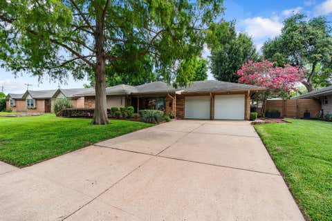 Photo of 5007 Creekbend Drive, Houston, TX 77035 (MLS # 98421041)