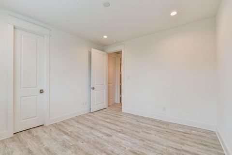 Tiny photo for 2561 Judiway Street, Houston, TX 77018 (MLS # 92600692)